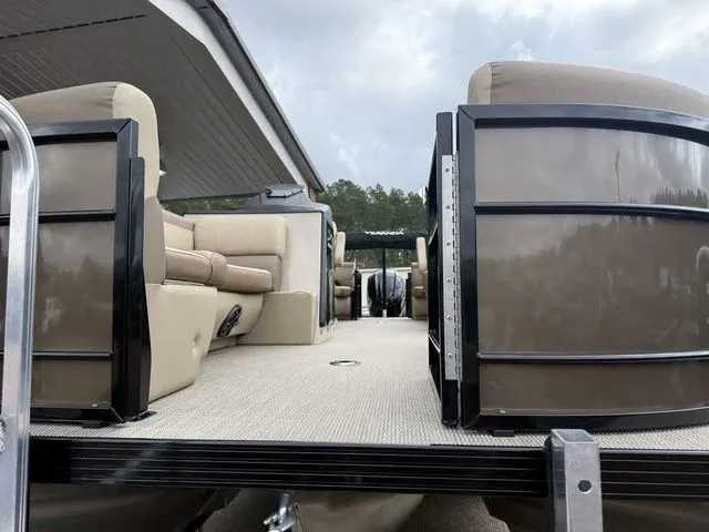 Slide: The Image of Veranda VR22RC 2026 - 5