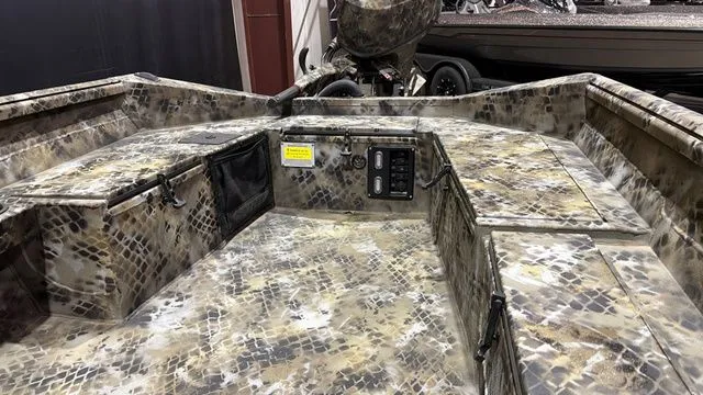 Slide: The Image of Excel 1651 Viper W/Tohatsu 40 2024 - 10