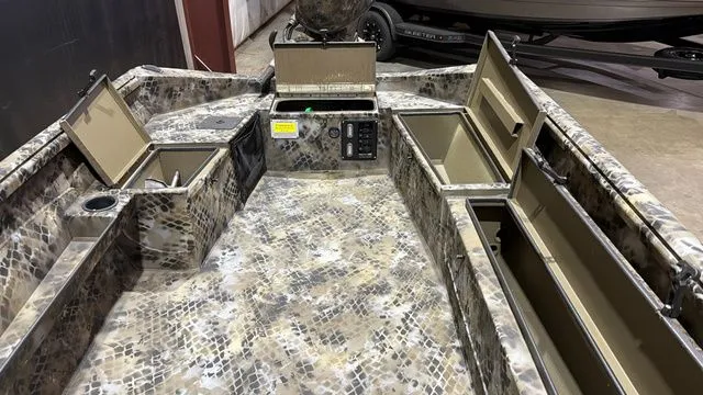 Slide: The Image of Excel 1651 Viper W/Tohatsu 40 2024 - 11