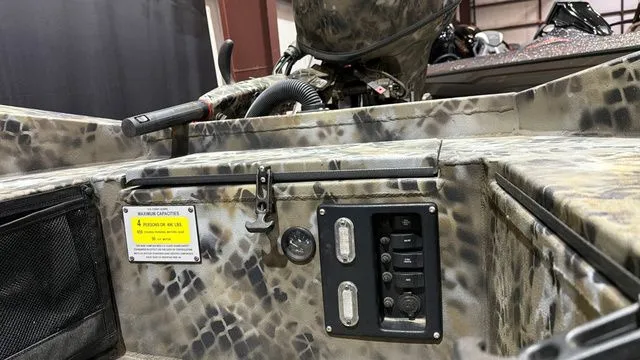 Slide: The Image of Excel 1651 Viper W/Tohatsu 40 2024 - 14