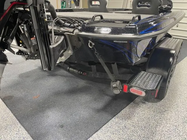 Slide: The Image of Phoenix Bass Boat 921 Elite X 2026 - 11