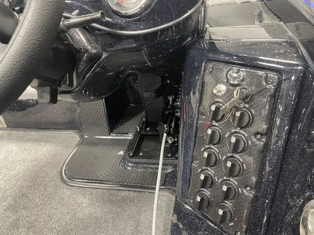 Slide: The Image of Phoenix Bass Boat 921 Elite X 2026 - 4