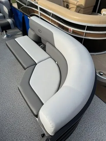 Slide: The Image of Veranda Vista View 20RC 2026 - 6