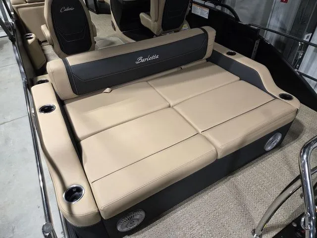 Slide: The Image of Barletta Cabrio 22UC 2026 - 12