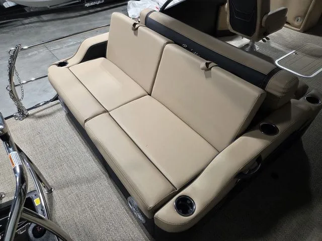 Slide: The Image of Barletta Cabrio 22UC 2026 - 14