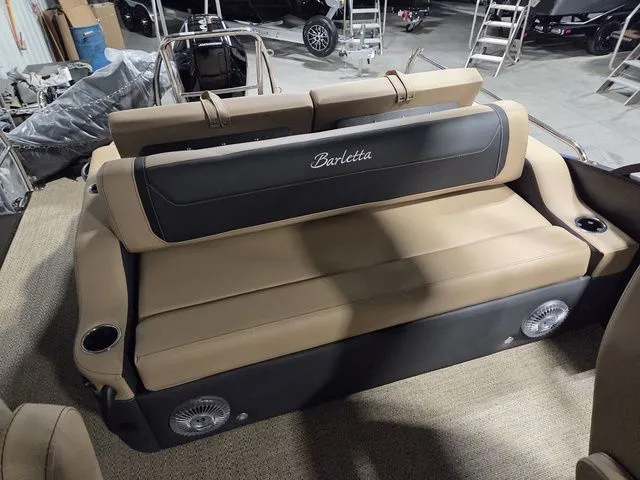 Slide: The Image of Barletta Cabrio 22UC 2026 - 15