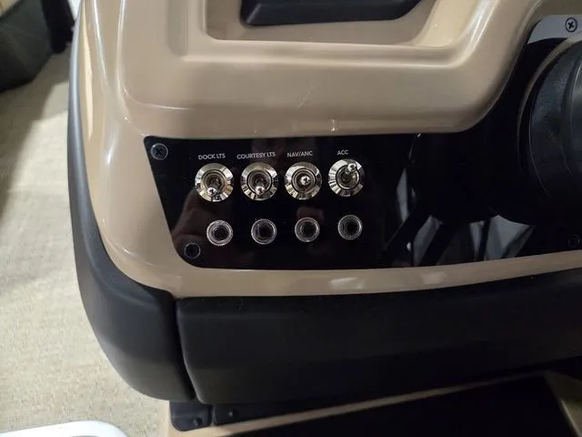 Slide: The Image of Barletta Cabrio 22UC 2026 - 23