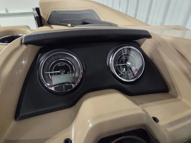 Slide: The Image of Barletta Cabrio 22UC 2026 - 24