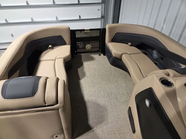 Slide: The Image of Barletta Cabrio 22UC 2026 - 29