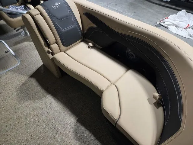 Slide: The Image of Barletta Cabrio 22UC 2026 - 32