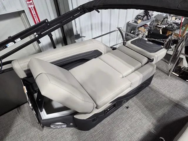 Slide: The Image of Barletta Cabrio 22M 2026 - 11