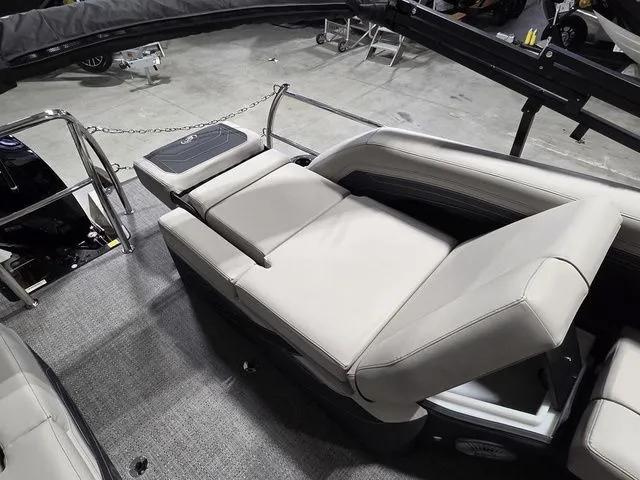 Slide: The Image of Barletta Cabrio 22M 2026 - 13