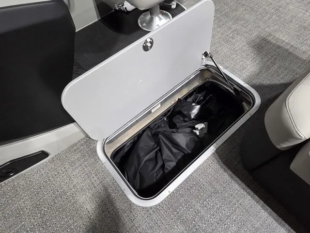 Slide: The Image of Barletta Cabrio 22M 2026 - 17