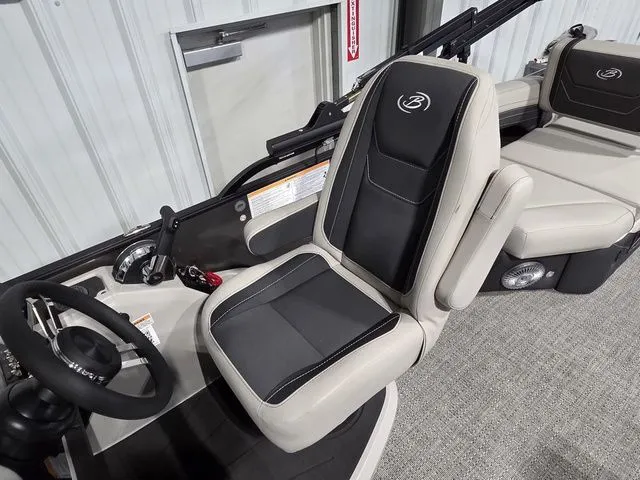 Slide: The Image of Barletta Cabrio 22M 2026 - 19