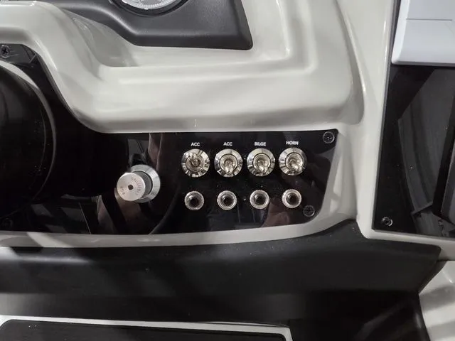 Slide: The Image of Barletta Cabrio 22M 2026 - 23