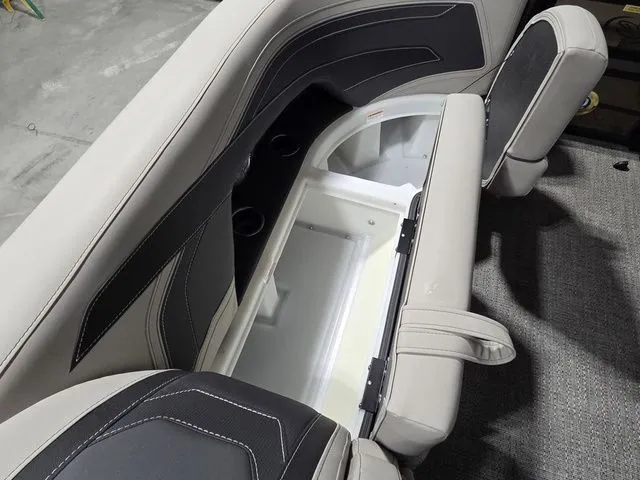 Slide: The Image of Barletta Cabrio 22M 2026 - 30