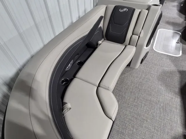 Slide: The Image of Barletta Cabrio 22M 2026 - 31