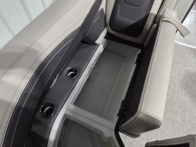 Slide: The Image of Barletta Cabrio 22M 2026 - 32