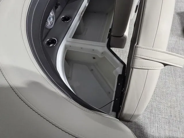 Slide: The Image of Barletta Cabrio 22M 2026 - 33