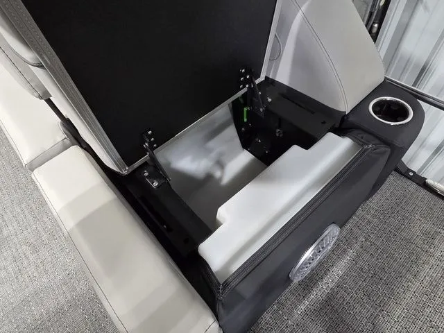 Slide: The Image of Barletta Cabrio 22M 2026 - 8