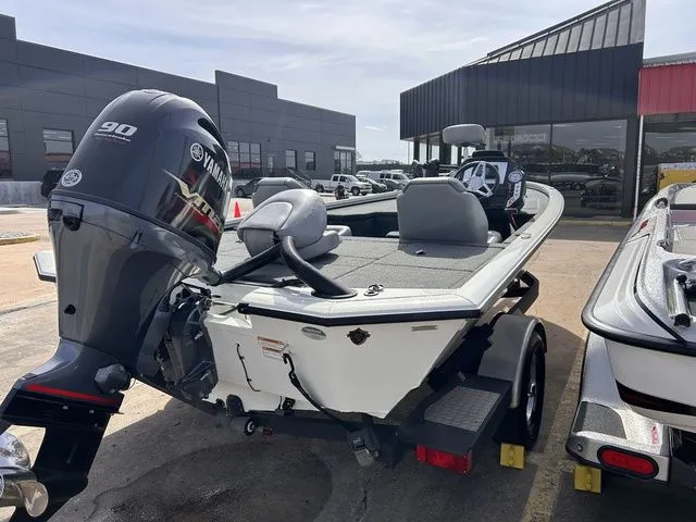 Slide: The Image of Avid 18 XB 2022 - 6