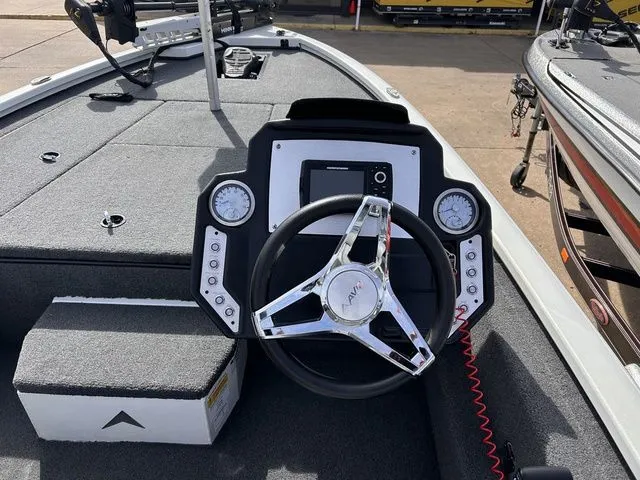 Slide: The Image of Avid 18 XB 2022 - 8