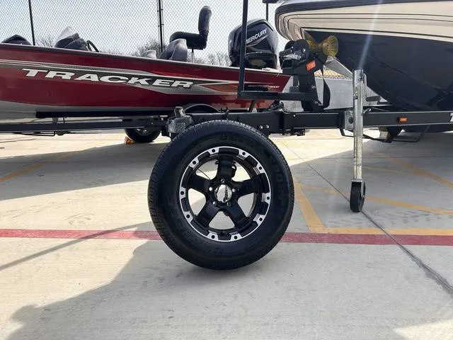 Slide: The Image of Triton 20 TrX Patriot 2020 - 19