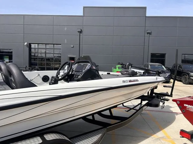 Slide: The Image of Triton 20 TrX Patriot 2020 - 5