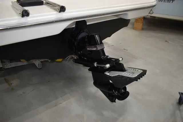 Slide: The Image of Sea Ray 220 Overnighter 1995 - 29