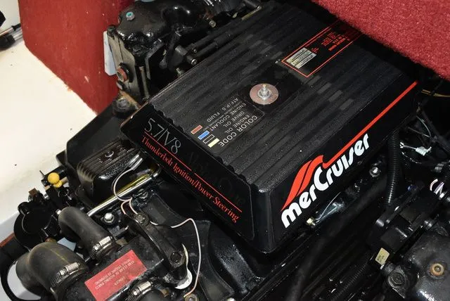 Slide: The Image of Sea Ray 220 Overnighter 1995 - 39