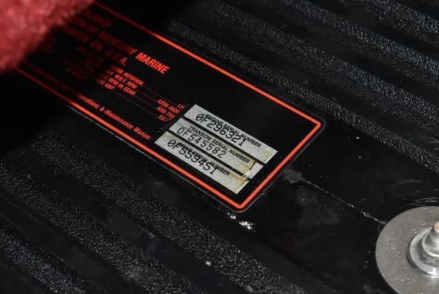 Slide: The Image of Sea Ray 220 Overnighter 1995 - 40