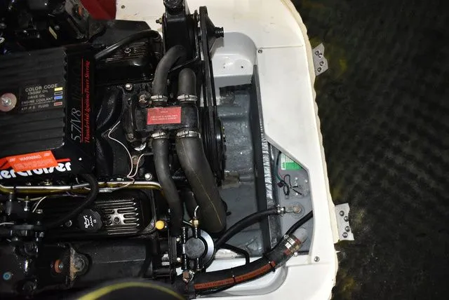 Slide: The Image of Sea Ray 220 Overnighter 1995 - 41