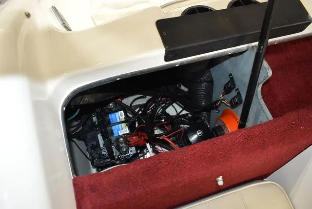 Slide: The Image of Sea Ray 220 Overnighter 1995 - 42