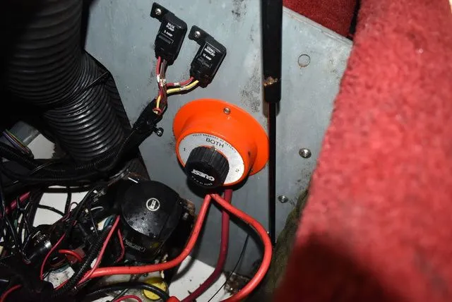 Slide: The Image of Sea Ray 220 Overnighter 1995 - 43