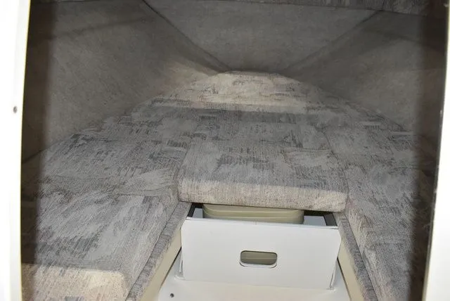 Slide: The Image of Sea Ray 220 Overnighter 1995 - 64