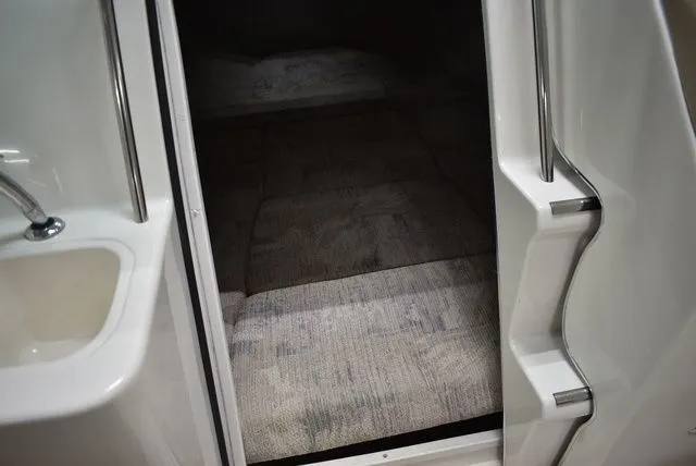 Slide: The Image of Sea Ray 220 Overnighter 1995 - 71