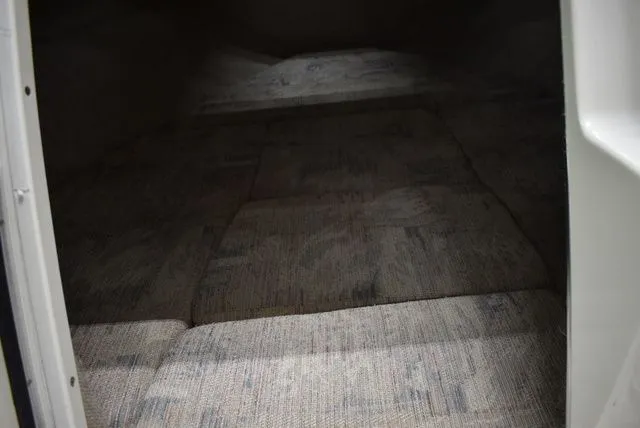 Slide: The Image of Sea Ray 220 Overnighter 1995 - 72