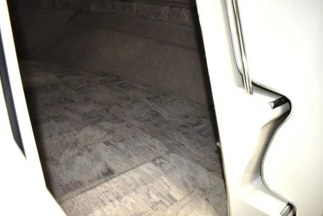 Slide: The Image of Sea Ray 220 Overnighter 1995 - 76