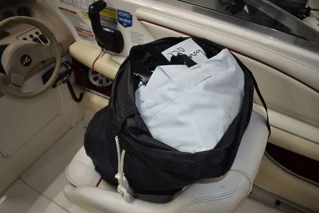 Slide: The Image of Sea Ray 220 Overnighter 1995 - 78