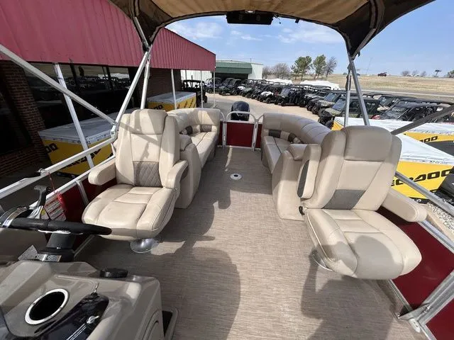 Slide: The Image of Sun Tracker Party Barge 24 DLX 2021 - 12