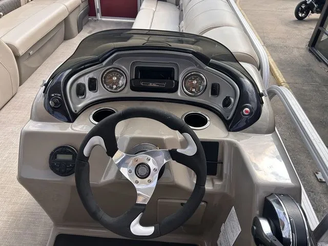 Slide: The Image of Sun Tracker Party Barge 24 DLX 2021 - 18