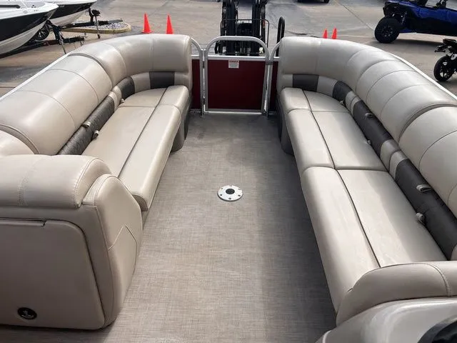 Slide: The Image of Sun Tracker Party Barge 24 DLX 2021 - 19