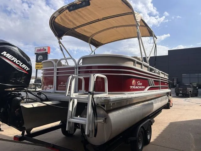 Slide: The Image of Sun Tracker Party Barge 24 DLX 2021 - 7