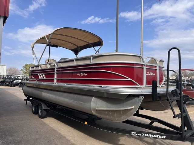 Slide: The Image of Sun Tracker Party Barge 24 DLX 2021 - 9