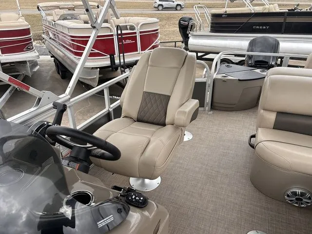 Slide: The Image of Sun Tracker Fishin' Barge 20 DLX 2023 - 19