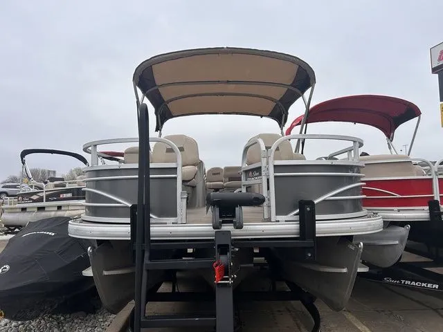 Slide: The Image of Sun Tracker Fishin' Barge 22 XP3 2021 - 10