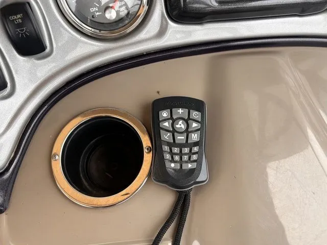 Slide: The Image of Sun Tracker Fishin' Barge 22 XP3 2021 - 19