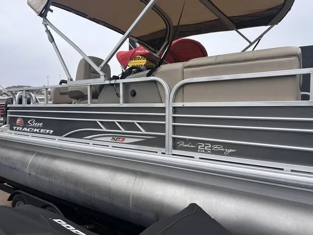 Slide: The Image of Sun Tracker Fishin' Barge 22 XP3 2021 - 3