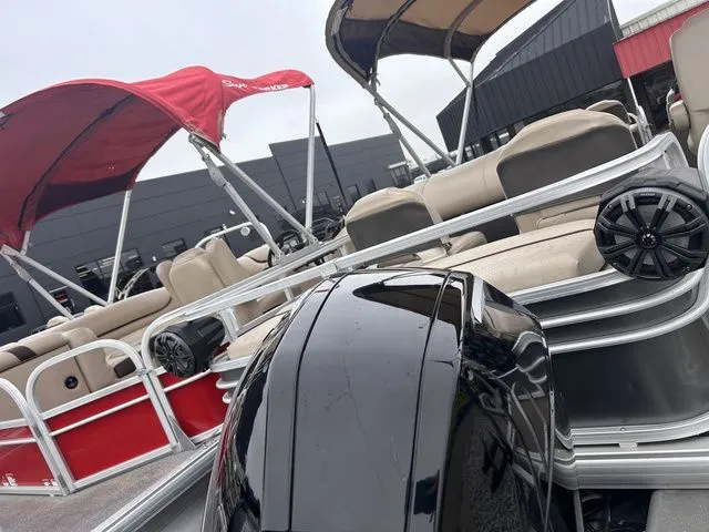 Slide: The Image of Sun Tracker Fishin' Barge 22 XP3 2021 - 9