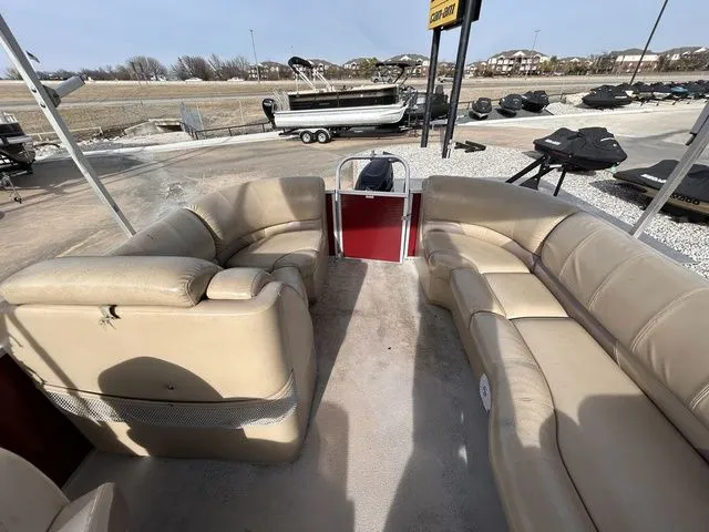 Slide: The Image of Silver Wave 230 Island CL 2017 - 15